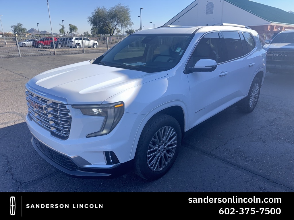2024 GMC Acadia Denali's photo
