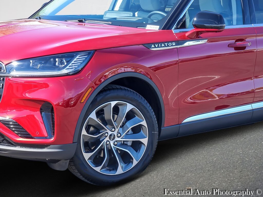 2025 Lincoln Aviator Reserve photo 3