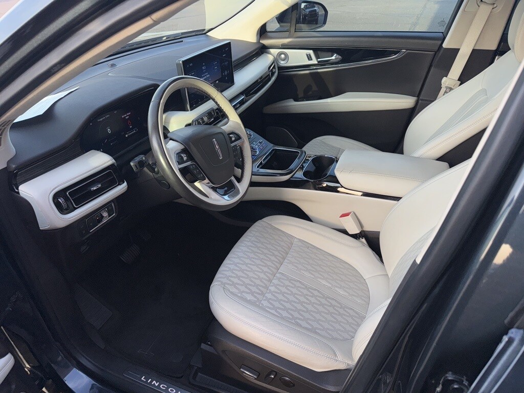 2022 Lincoln Nautilus Black Label photo 2