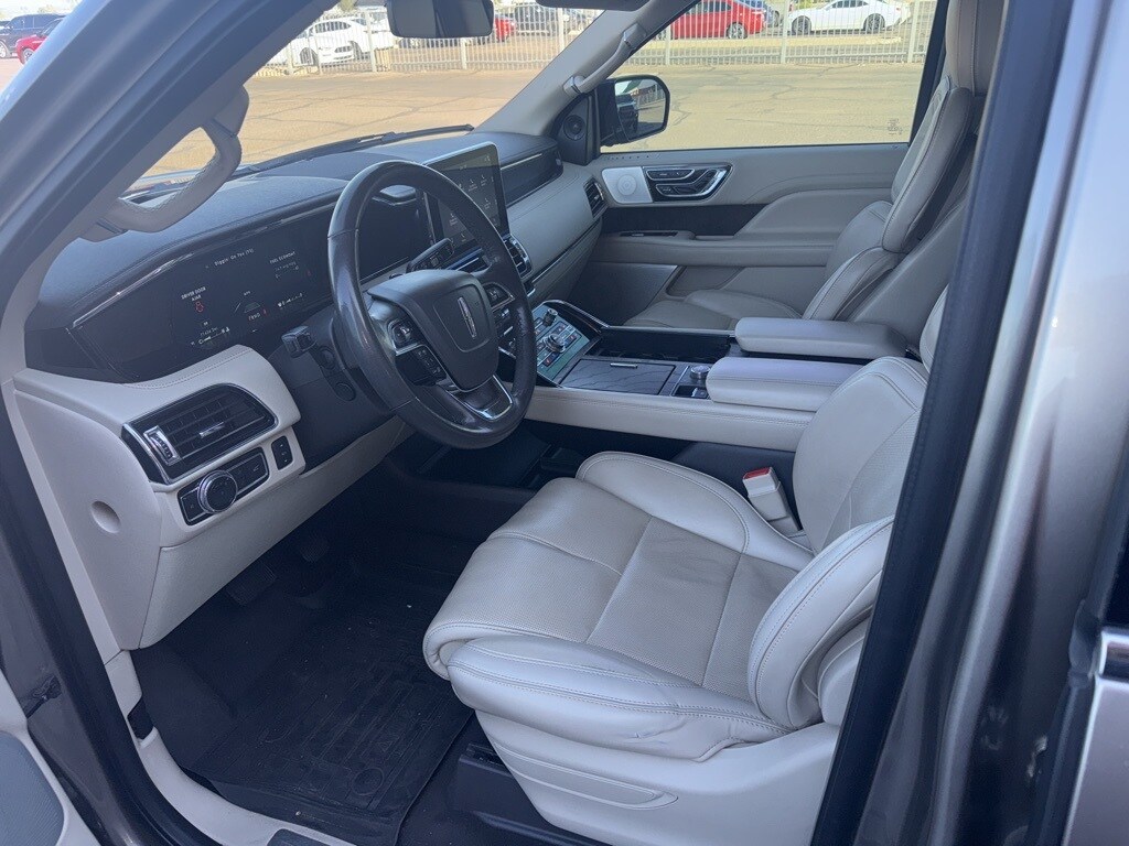 2019 Lincoln Navigator L Reserve photo 2