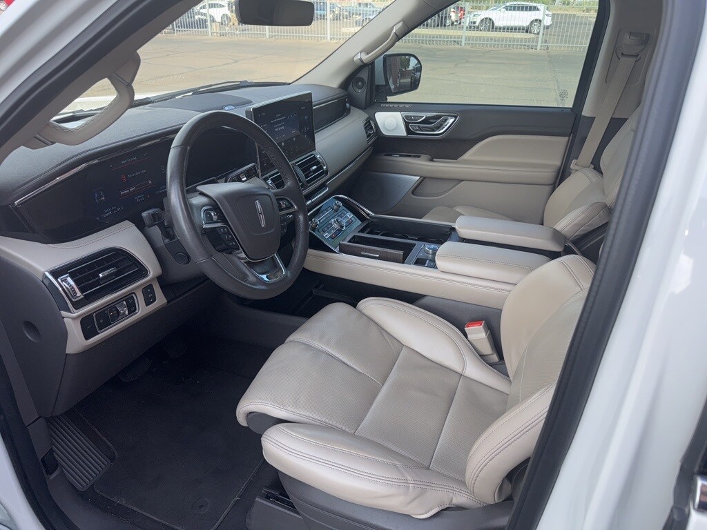 2023 Lincoln Navigator Reserve photo 2