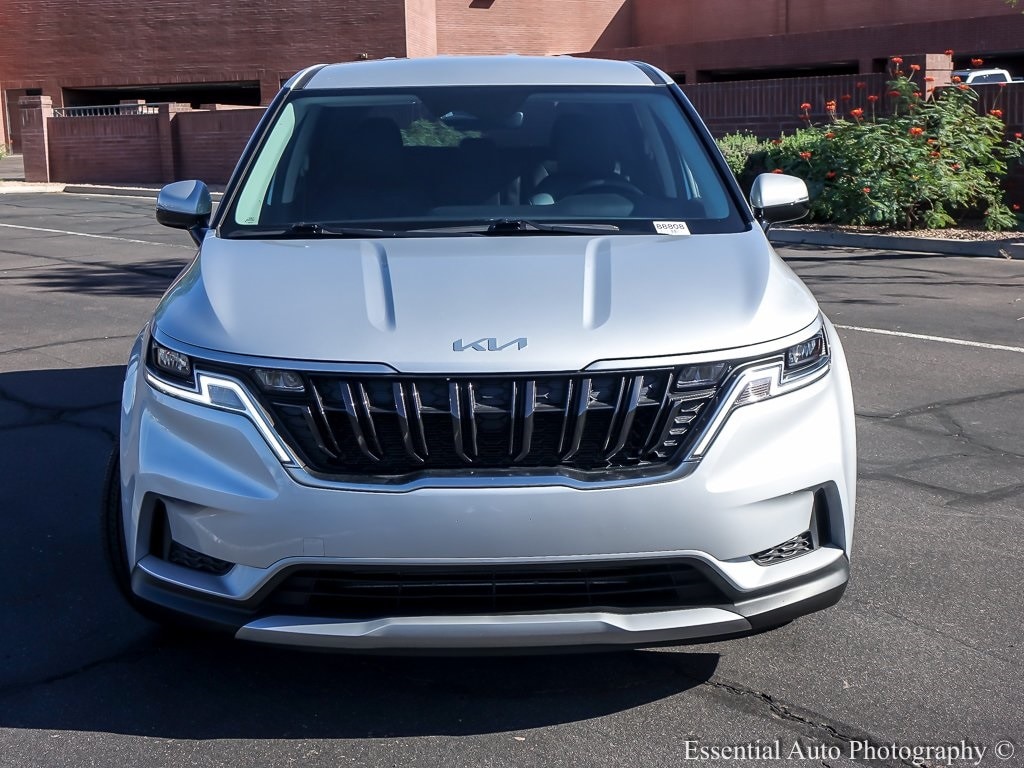 Used 2023 Kia Carnival LX Minivan/Van