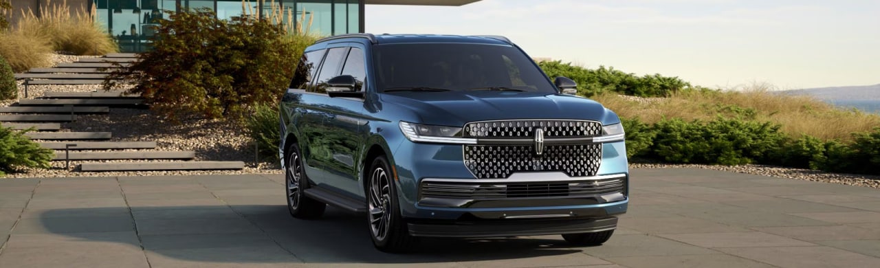 What%20Should%20Phoenix%20Drivers%20Know%20About%20Parking%20and%20Maneuvering%20the%202027%20Lincoln%20Navigator.jpg