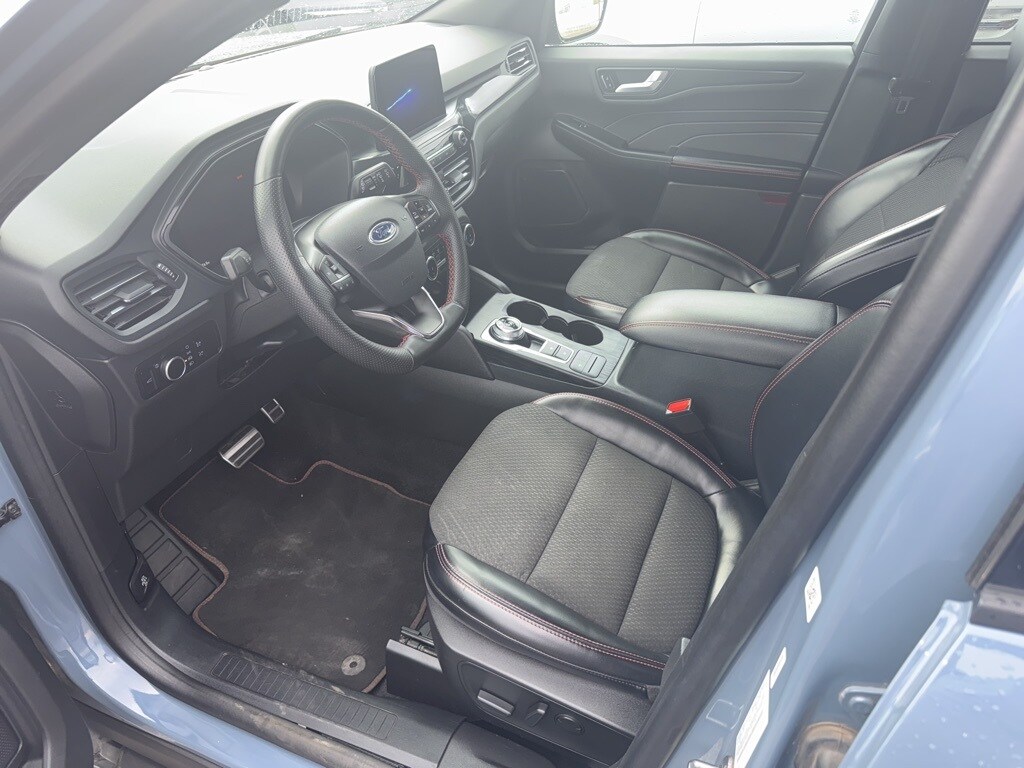 2023 Ford Escape ST-Line photo 2