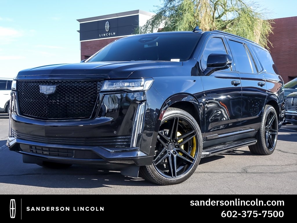 2022 Cadillac Escalade Luxury's photo