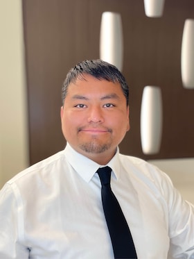 Staff member Leslie Belin from ID_ec2adb159c61