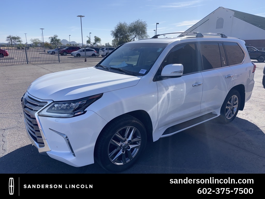2016 Lexus LX 570's photo