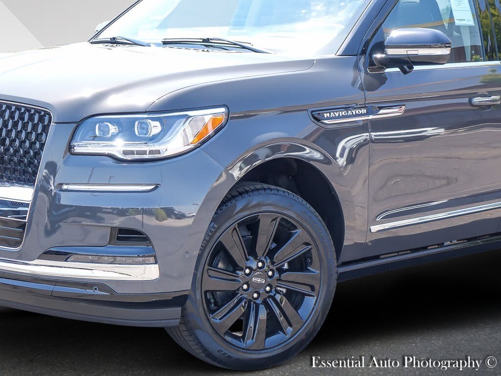 2024 Lincoln Navigator Black Label photo 3