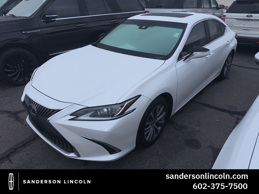 2019 Lexus ES 350's photo
