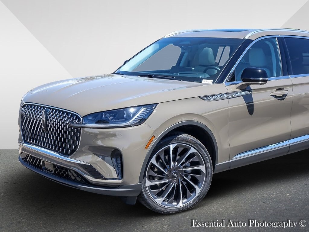 2025 Lincoln Aviator Reserve photo 2