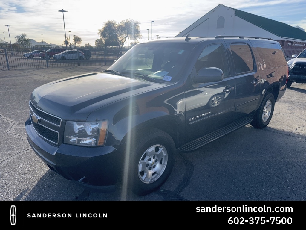 2007 Chevrolet Suburban LT's photo