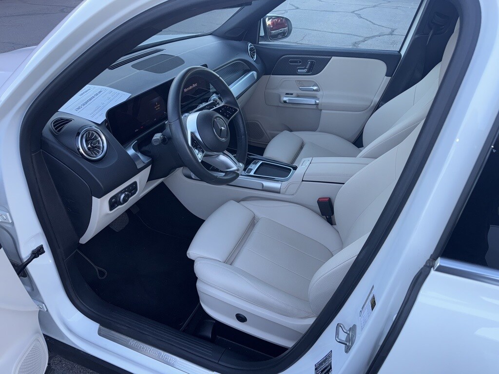 2024 Mercedes Benz GLB 250 photo 2