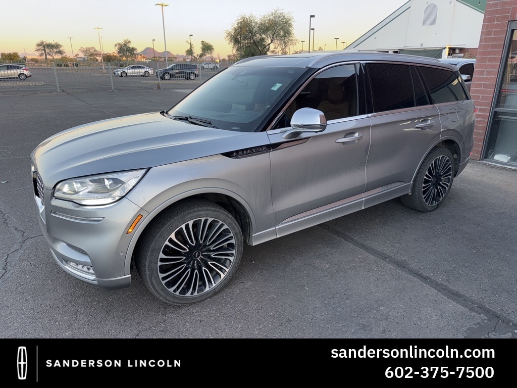 2022 Lincoln Aviator Black Label's photo