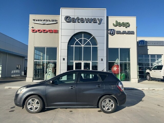 Used 2010 Pontiac Vibe  with VIN 5Y2SP6E0XAZ418935 for sale in Broken Bow, NE