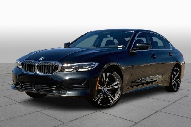 2019 BMW 3 Series 330i's photo