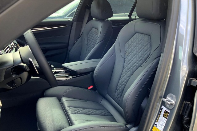 2023 BMW 5 Series 540i - Photo 9