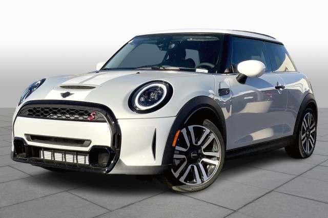 2023 MINI 3 Door S's photo