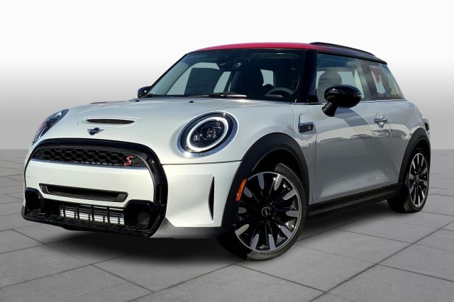 2023 MINI 3 Door S's photo