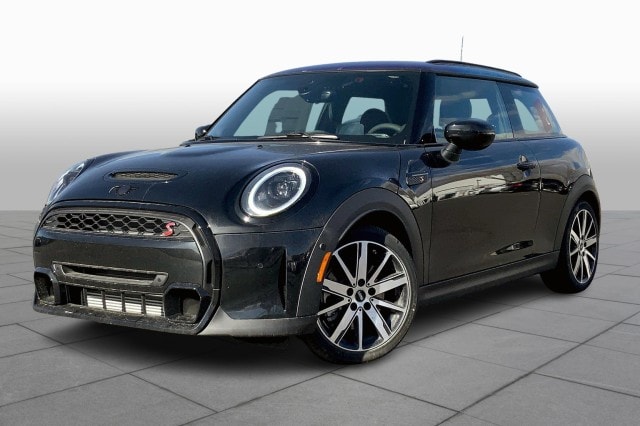 2023 MINI 3 Door S's photo
