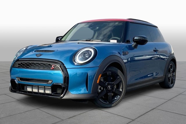 2023 MINI 3 Door S's photo