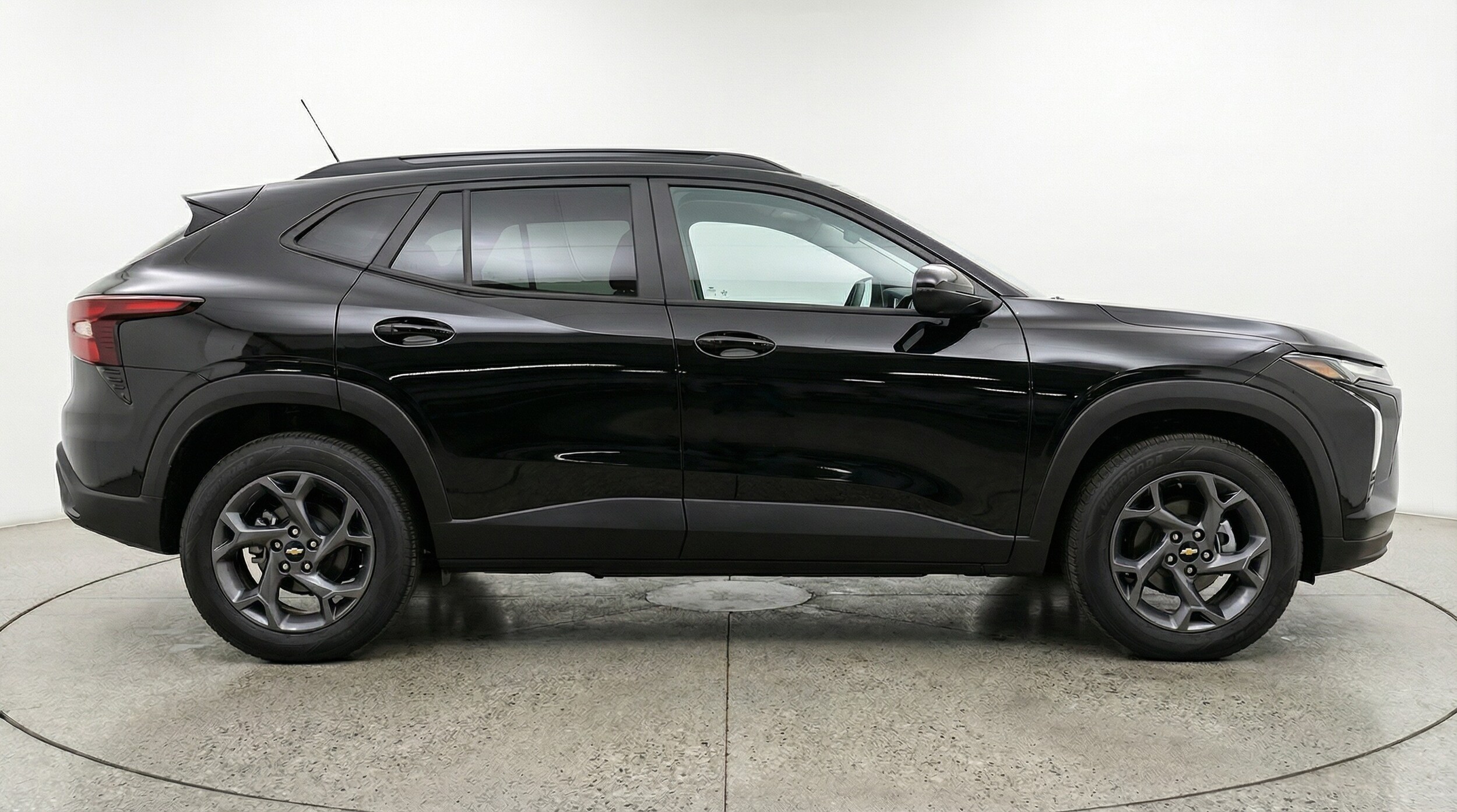 Thumbnail: 2025 Chevrolet Trax - 8