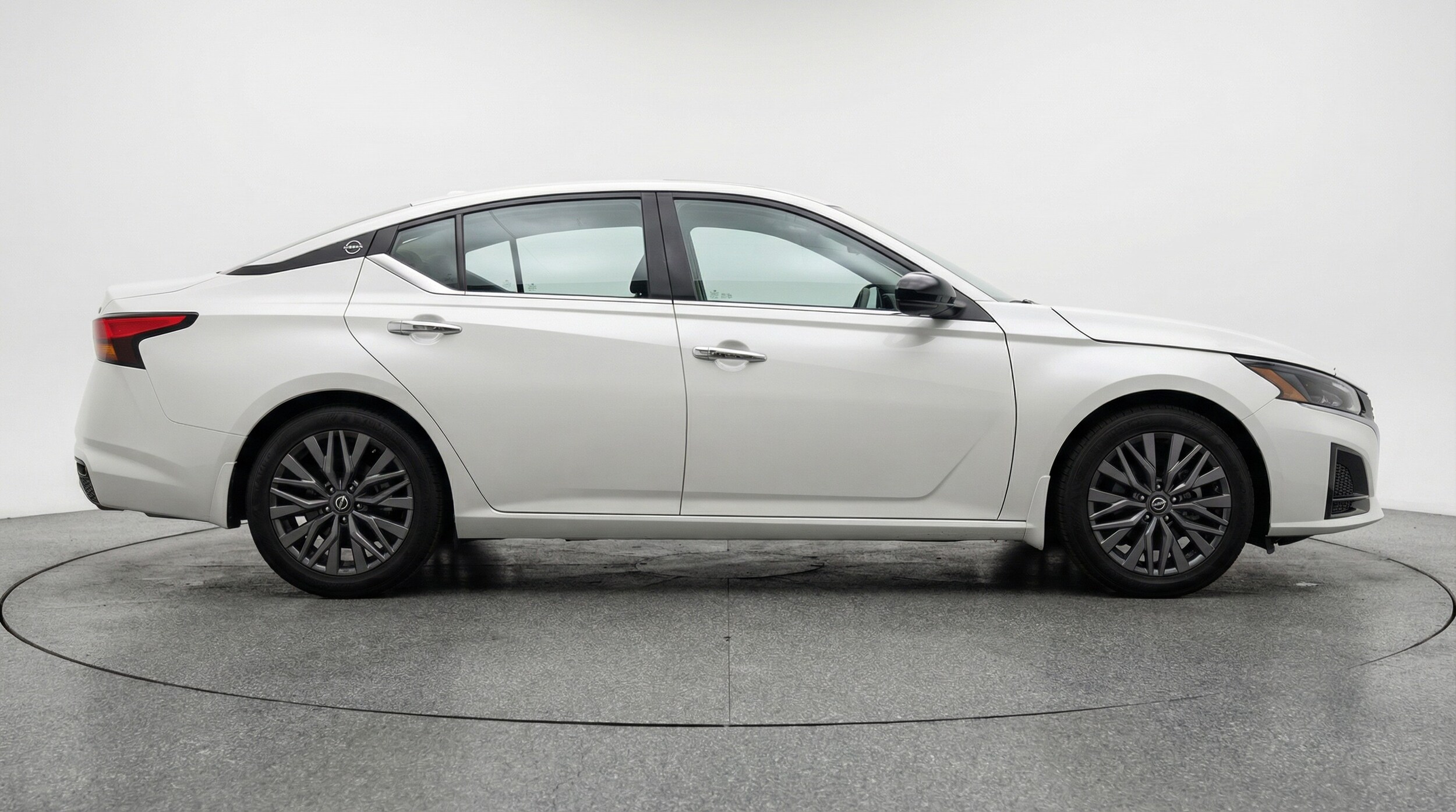 Thumbnail: 2025 Nissan Altima - 8