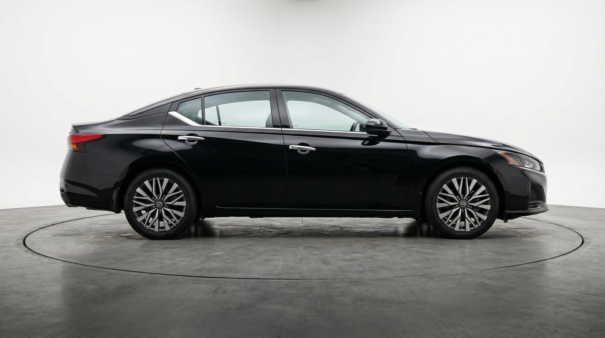 Thumbnail: 2025 Nissan Altima - 8