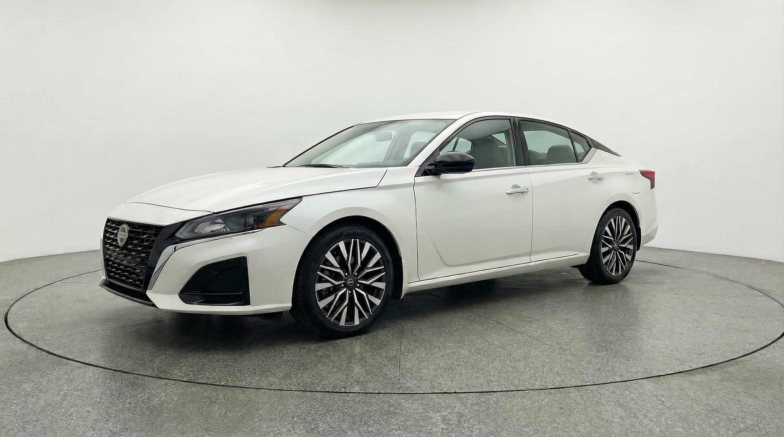 Thumbnail: 2025 Nissan Altima - 3