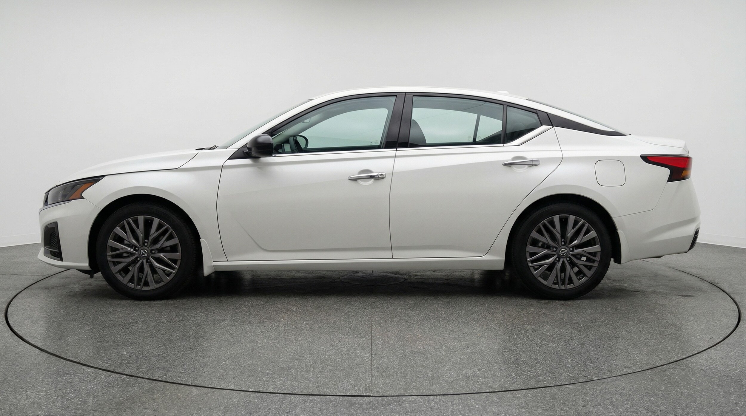 Thumbnail: 2025 Nissan Altima - 4