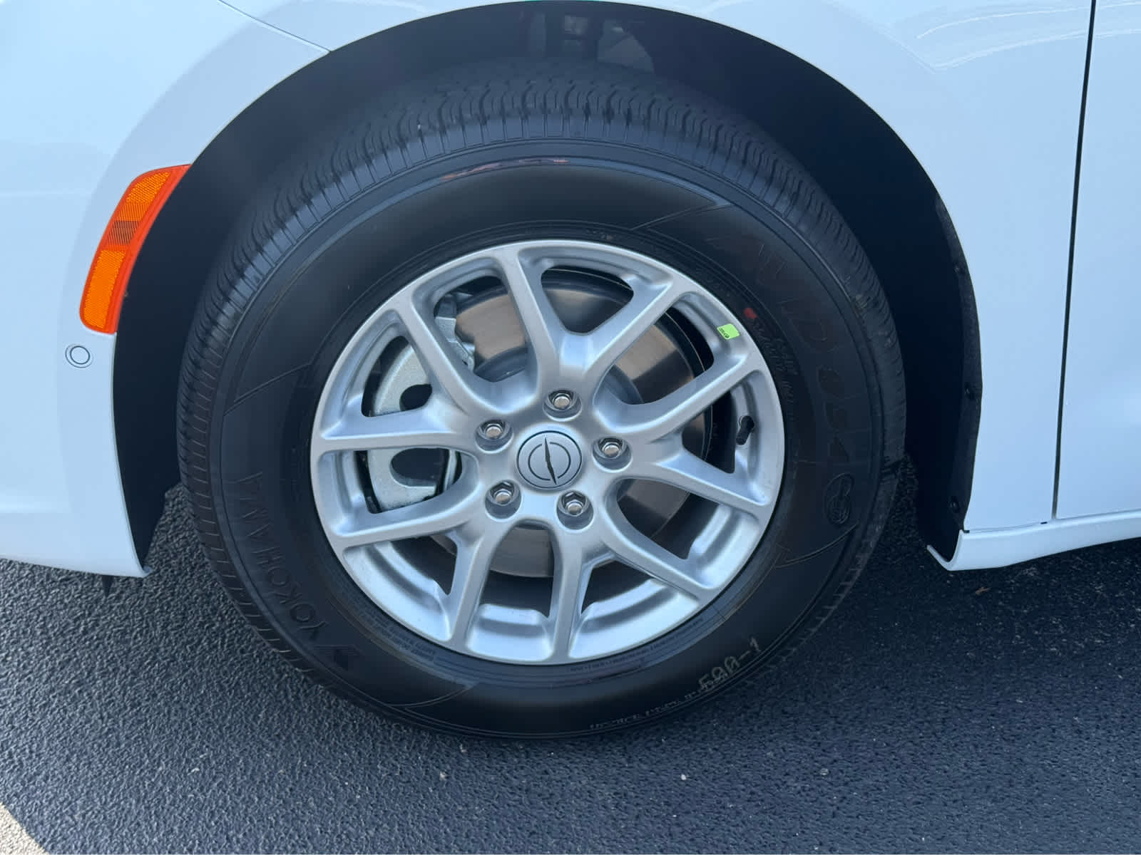 2025 Chrysler Pacifica Select - Photo 8