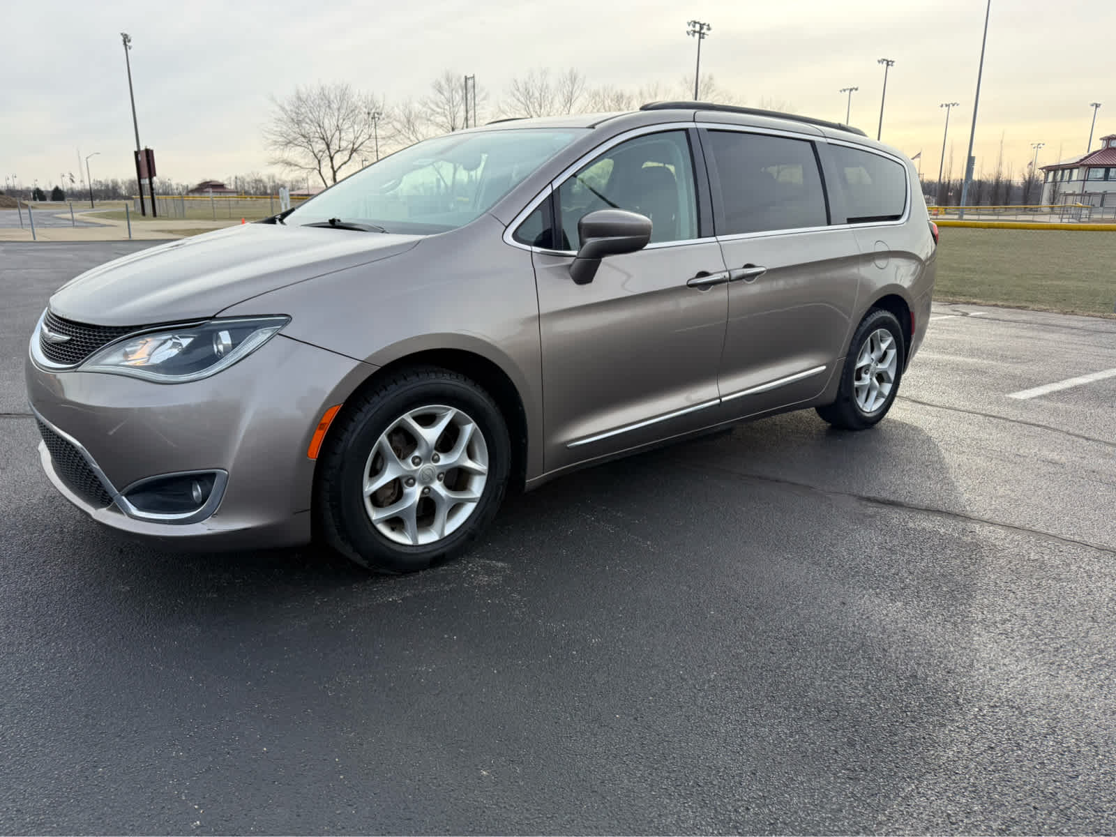 Used 2017 Chrysler Pacifica Touring-L with VIN 2C4RC1BG5HR689274 for sale in Shelbyville, IN