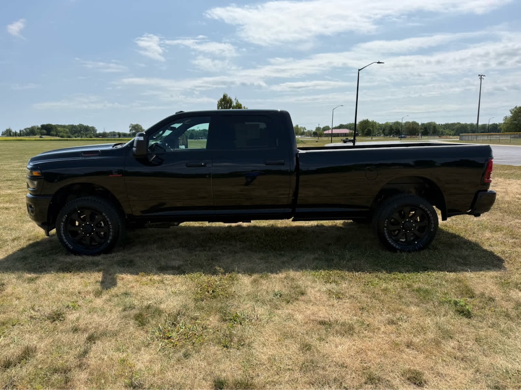 New 2026 Ram 3500 BIG HORN CREW CAB 4X4 8' BOX Pickup