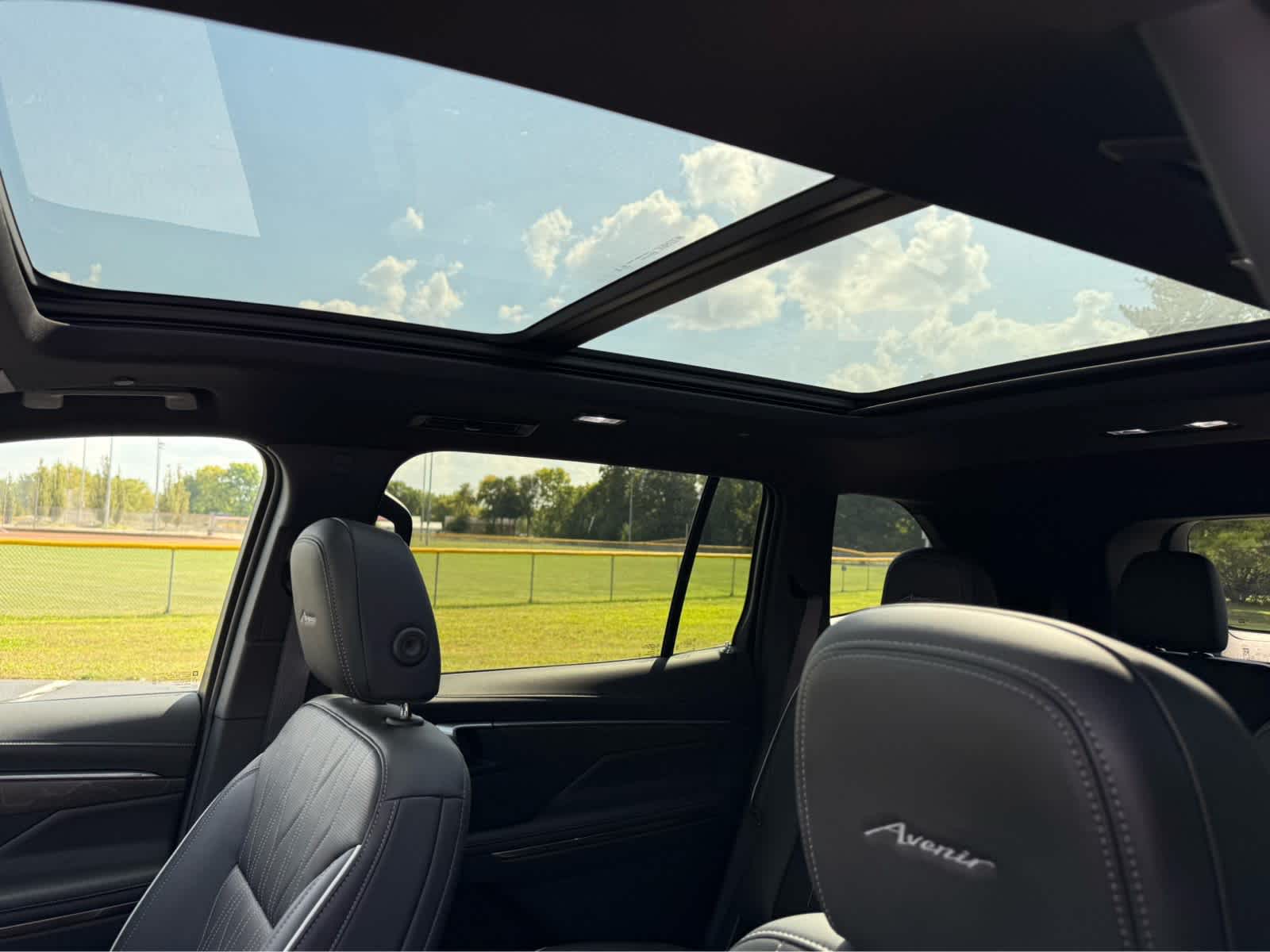 2025 Buick Enclave Avenir - Photo 11