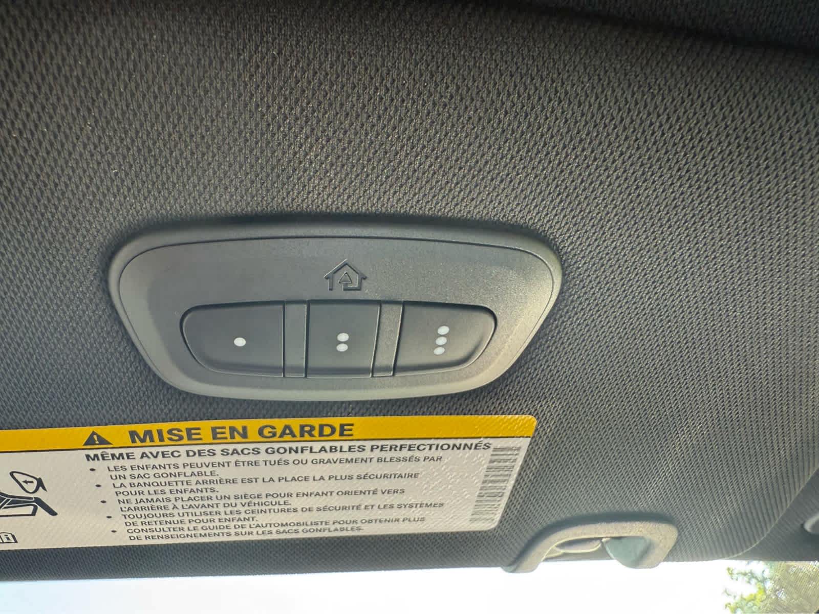 2025 Chrysler Pacifica Select - Photo 27