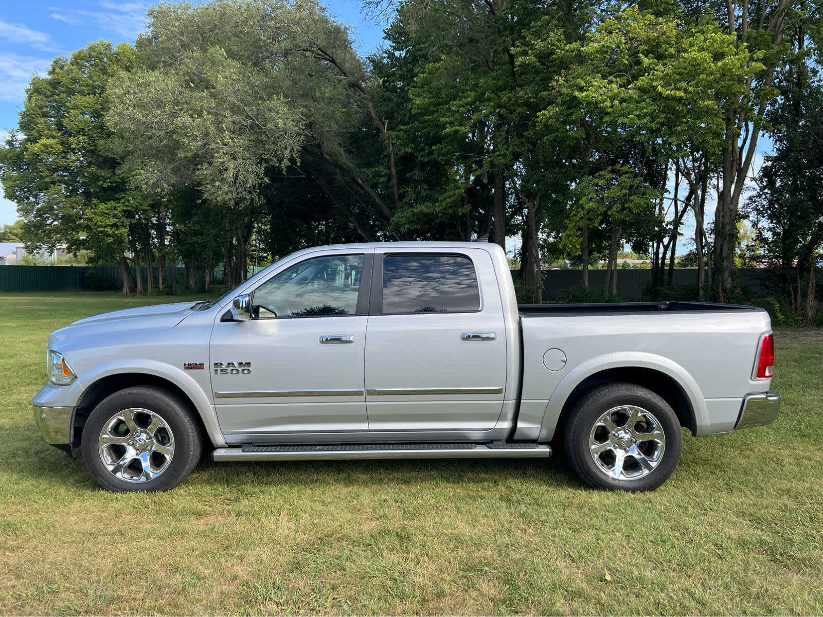 Used 2016 RAM Ram 1500 Pickup Laramie with VIN 1C6RR7NT8GS350412 for sale in Shelbyville, IN