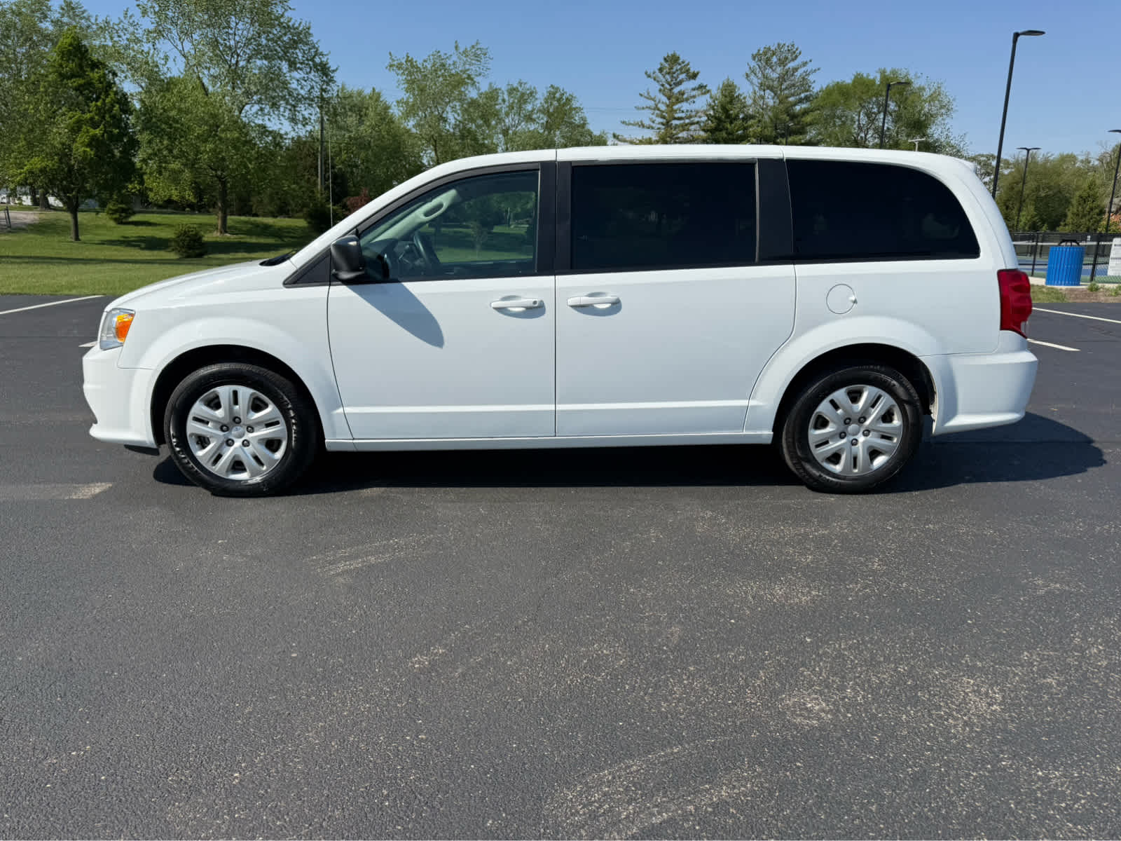 Used 2018 Dodge Grand Caravan SE with VIN 2C4RDGBG7JR166229 for sale in Shelbyville, IN