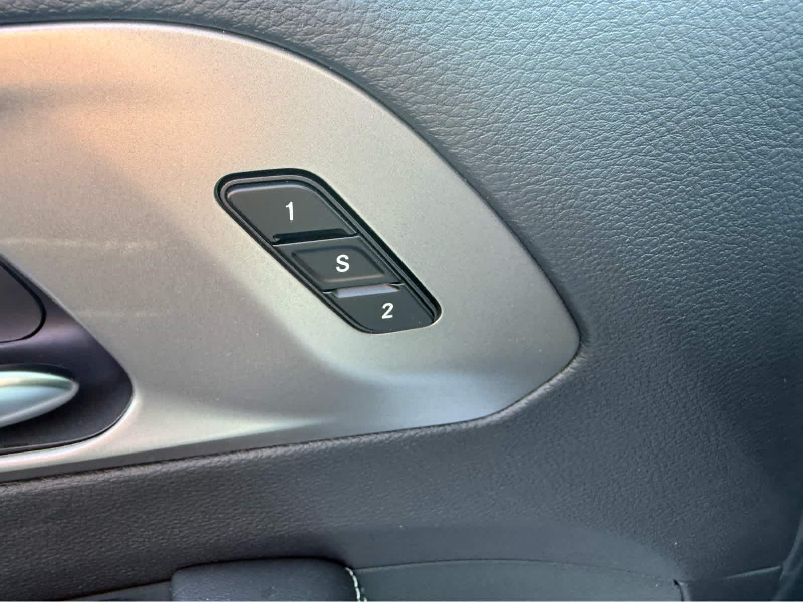 2025 Chrysler Pacifica Select - Photo 13
