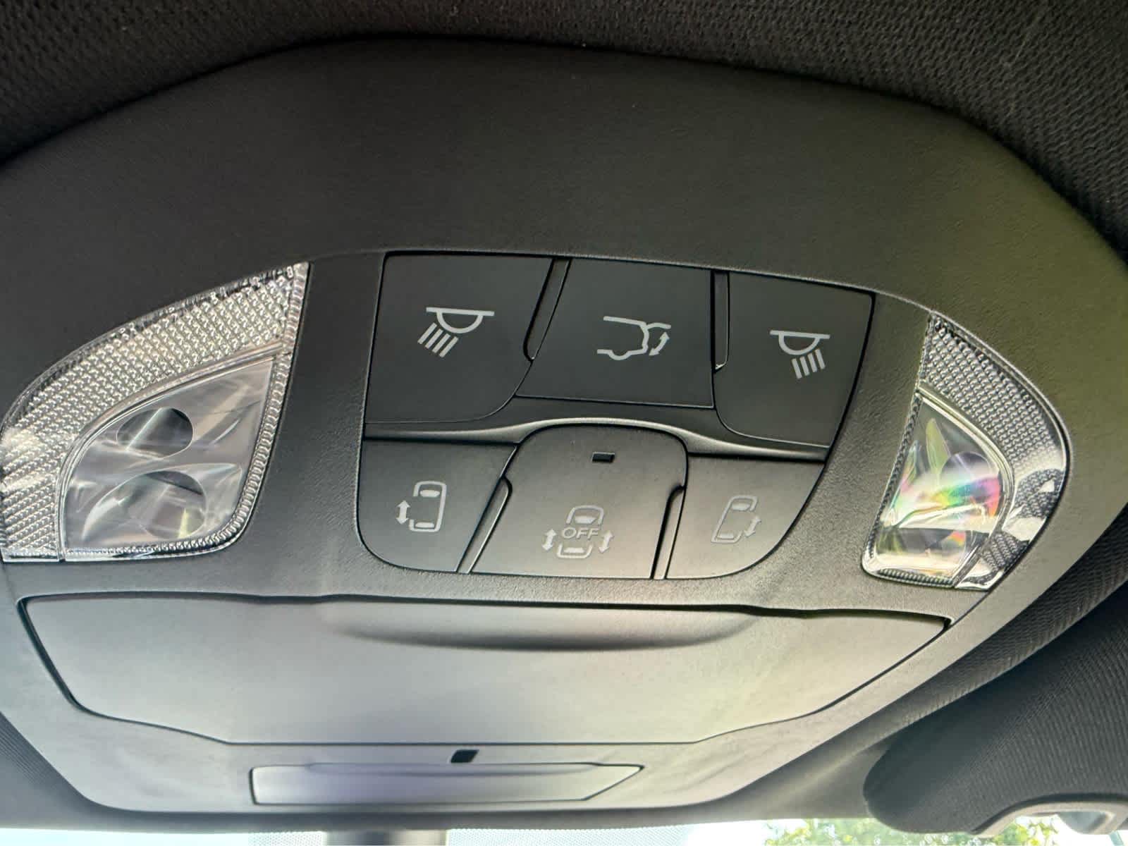 2025 Chrysler Pacifica Select - Photo 26