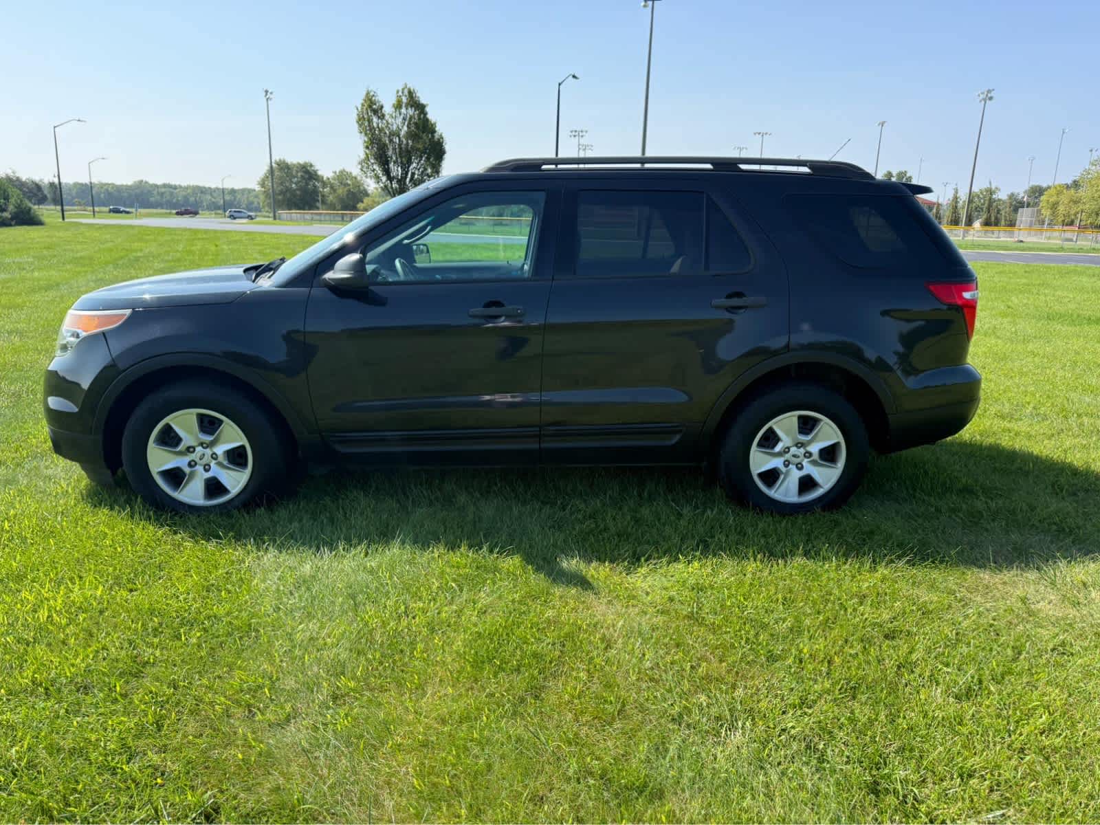 Used 2014 Ford Explorer Base with VIN 1FM5K7B83EGA99175 for sale in Shelbyville, IN