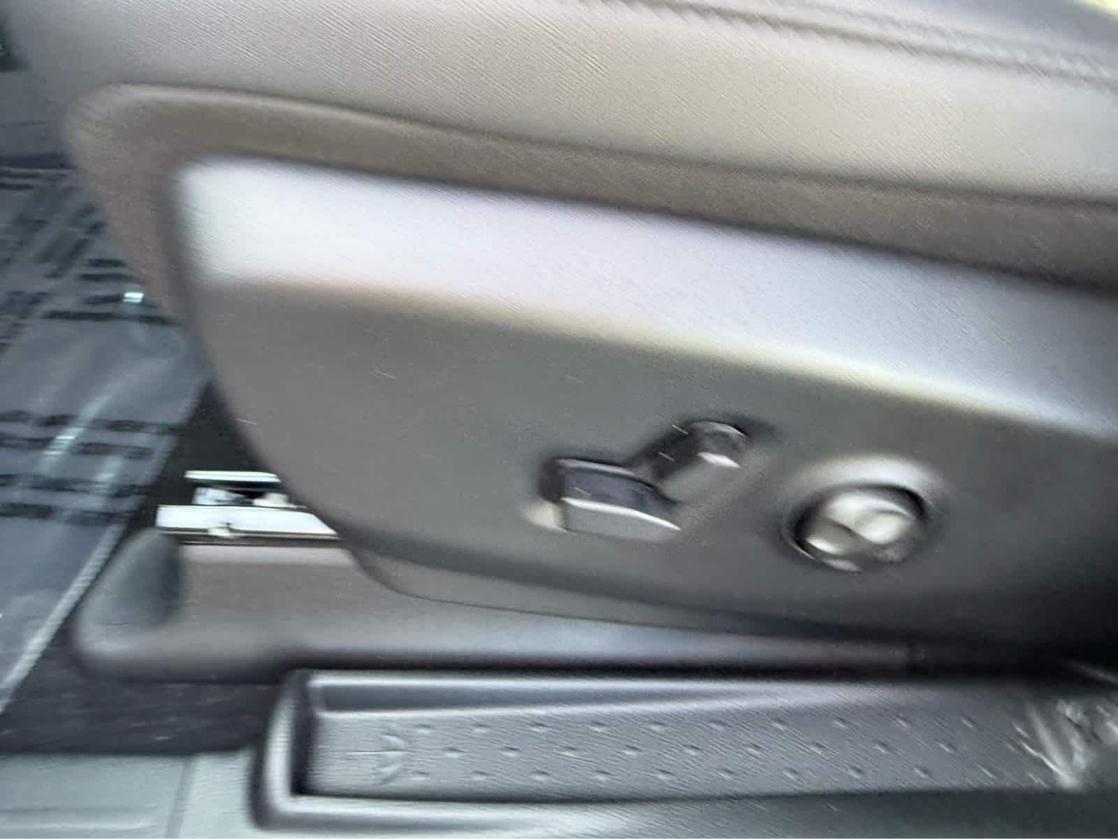 2025 Chrysler Pacifica Select - Photo 14