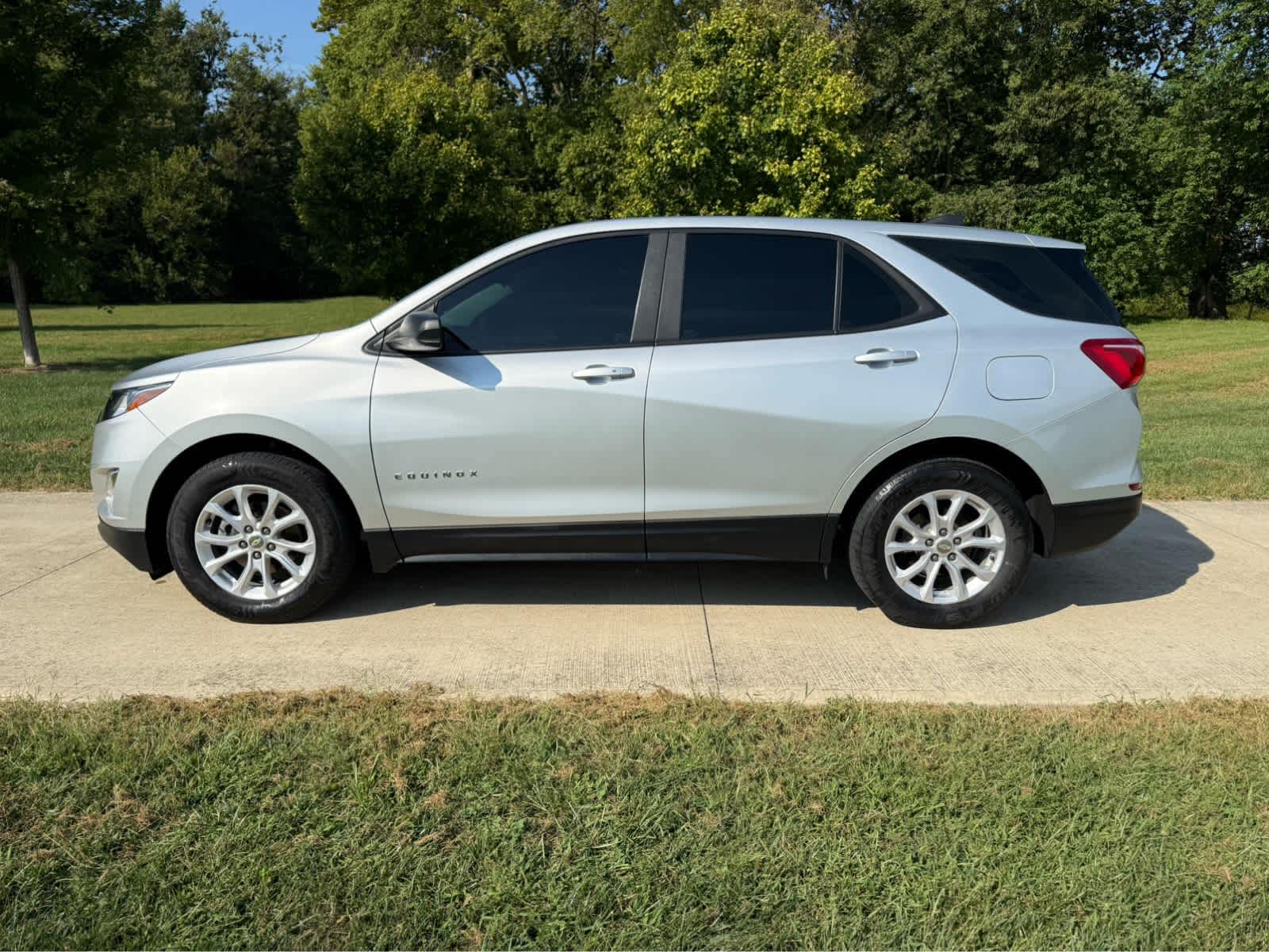 Used 2020 Chevrolet Equinox LS with VIN 3GNAXHEV9LS678446 for sale in Shelbyville, IN
