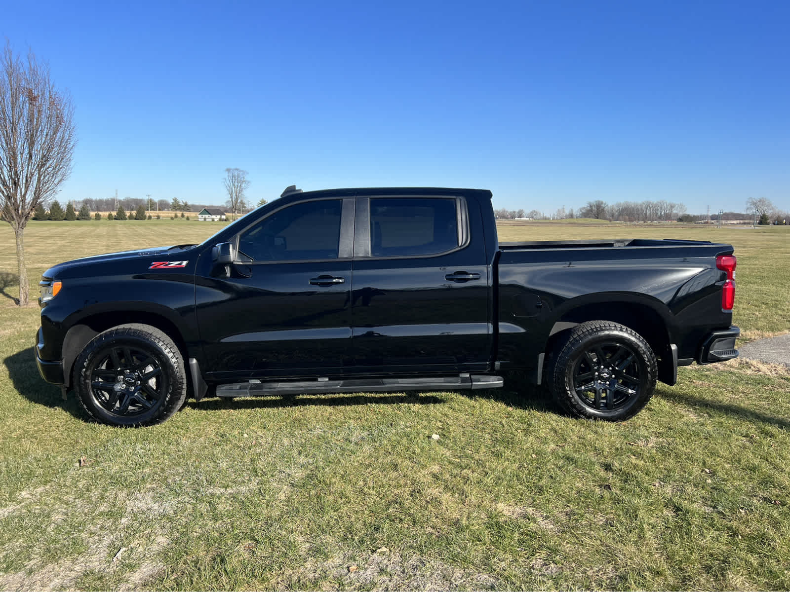 Used 2023 Chevrolet Silverado 1500 RST with VIN 1GCUDEE84PZ189274 for sale in Shelbyville, IN