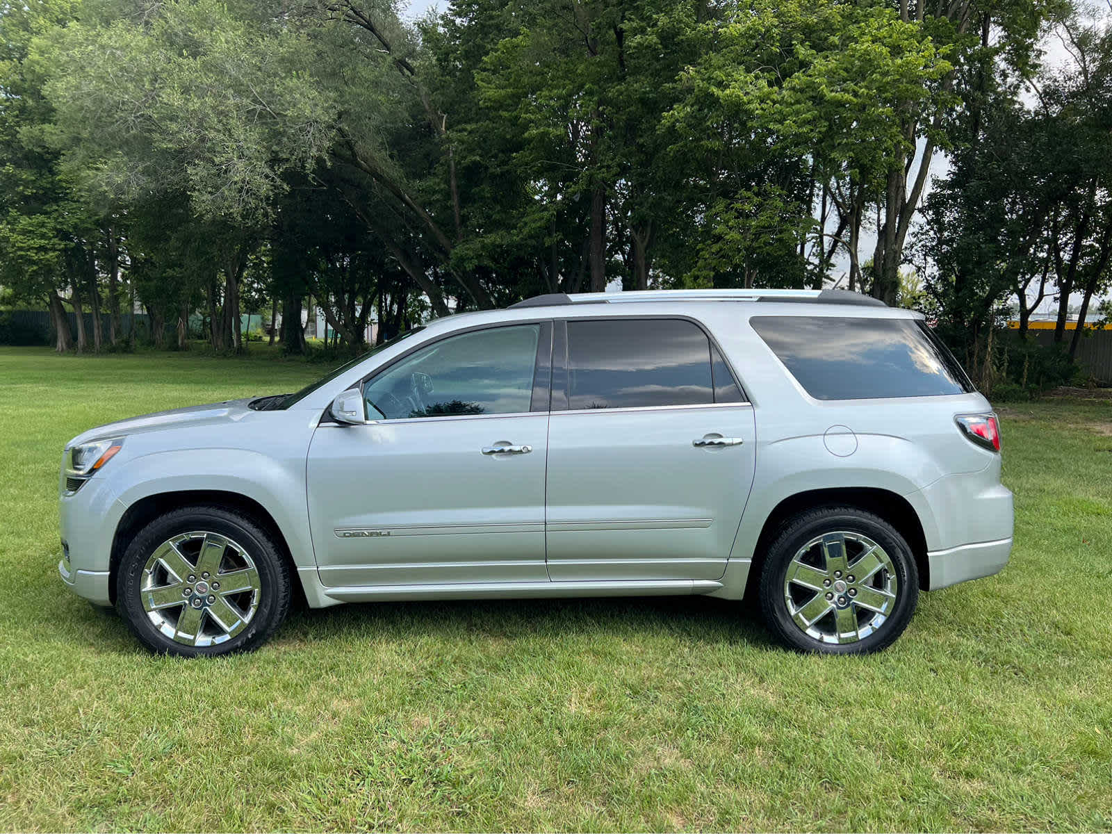 Used 2015 GMC Acadia Denali with VIN 1GKKRTKD3FJ352352 for sale in Shelbyville, IN