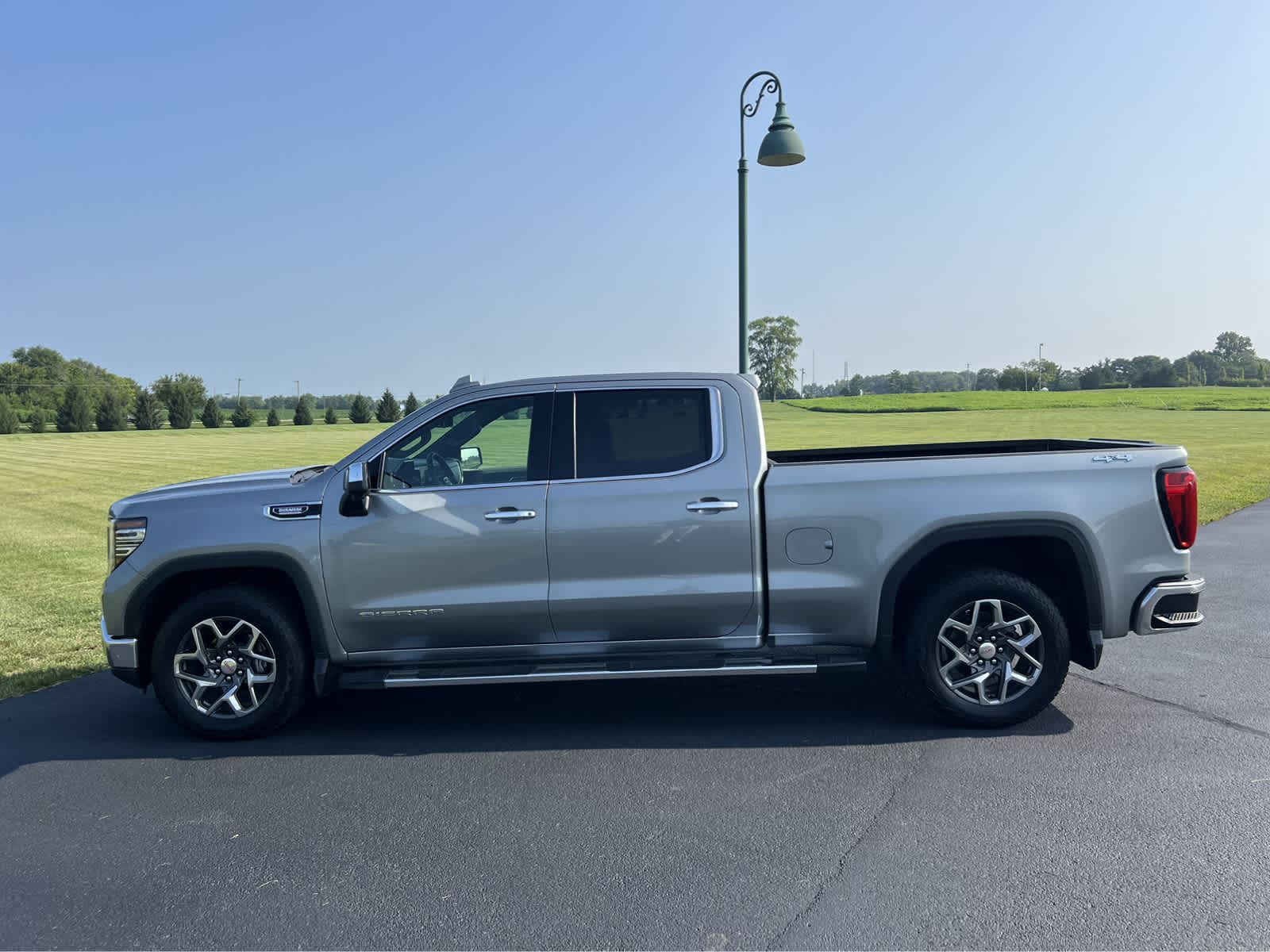 Used 2023 GMC Sierra 1500 SLT with VIN 3GTUUDE82PG324858 for sale in Shelbyville, IN