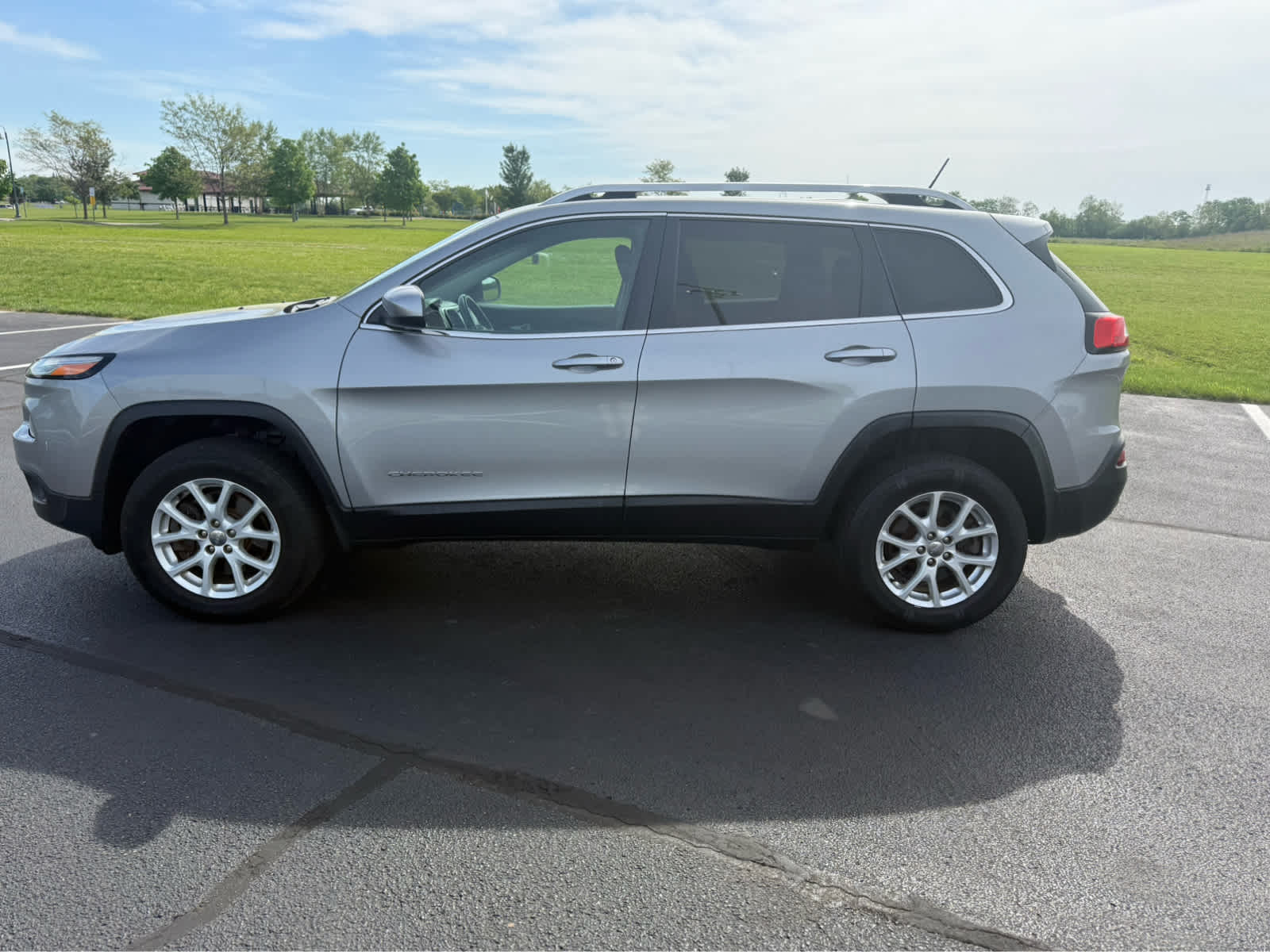 Used 2014 Jeep Cherokee Latitude with VIN 1C4PJMCS7EW121256 for sale in Shelbyville, IN