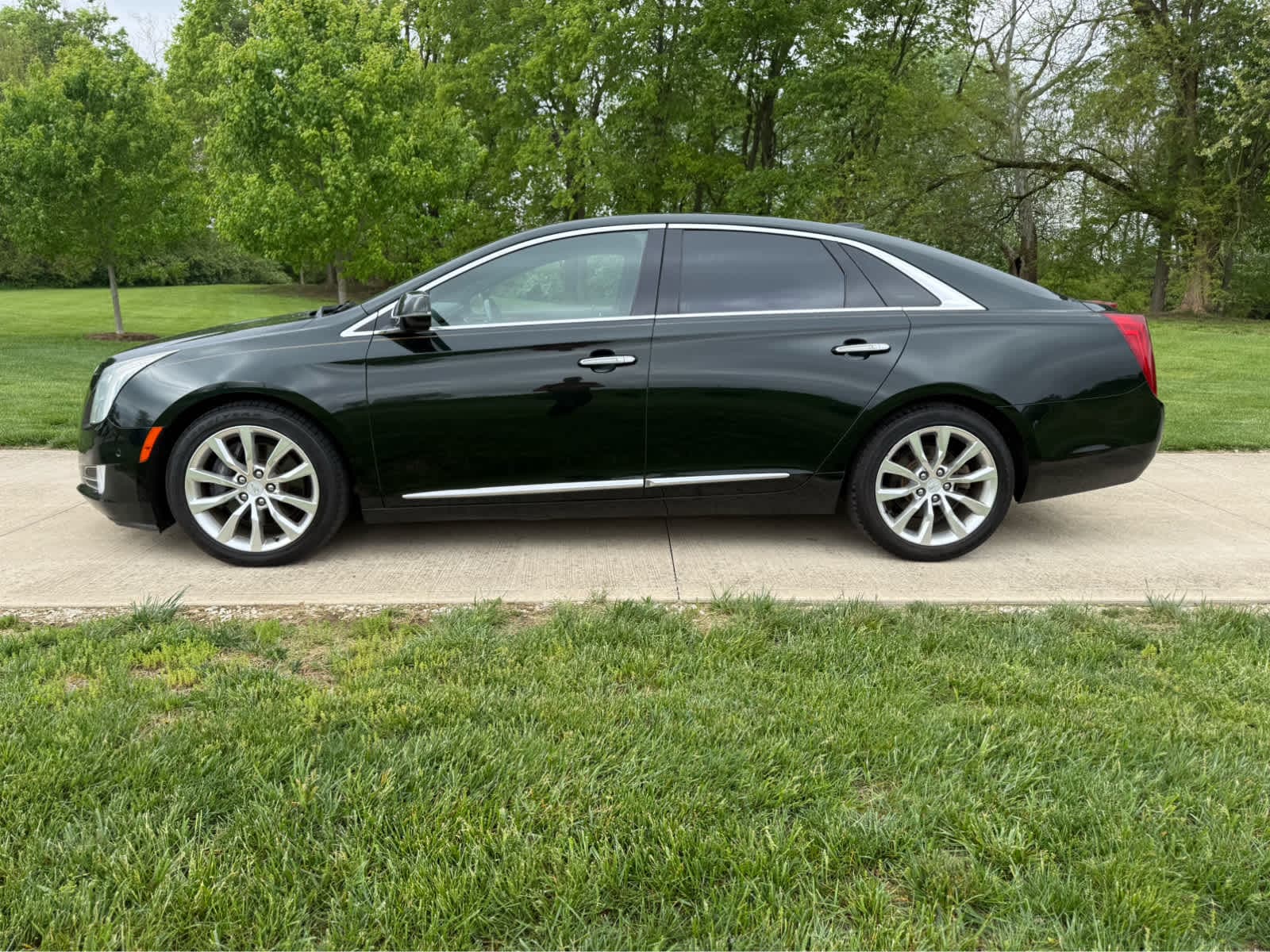 Used 2016 Cadillac XTS Luxury Collection with VIN 2G61M5S30G9187711 for sale in Shelbyville, IN