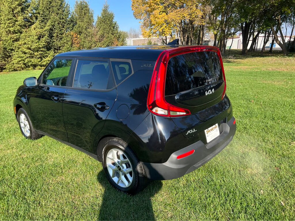 Certified 2022 Kia Soul LX IVT