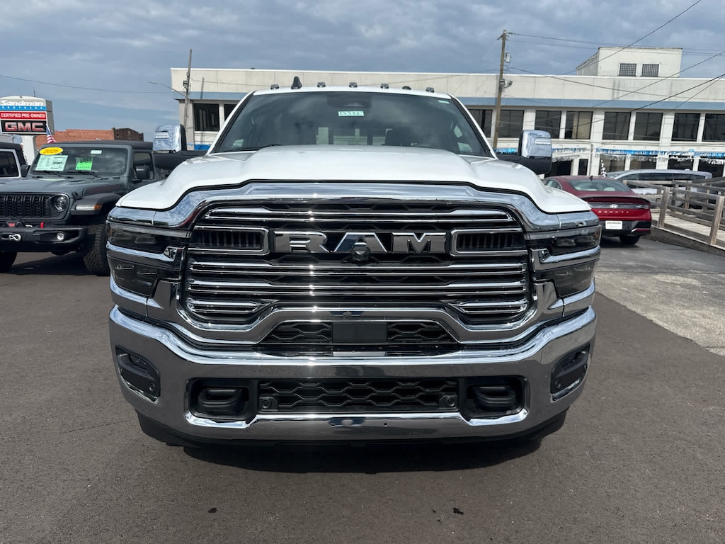 New 2026 Ram 2500 LARAMIE CREW CAB 4X4 8' BOX Pickup