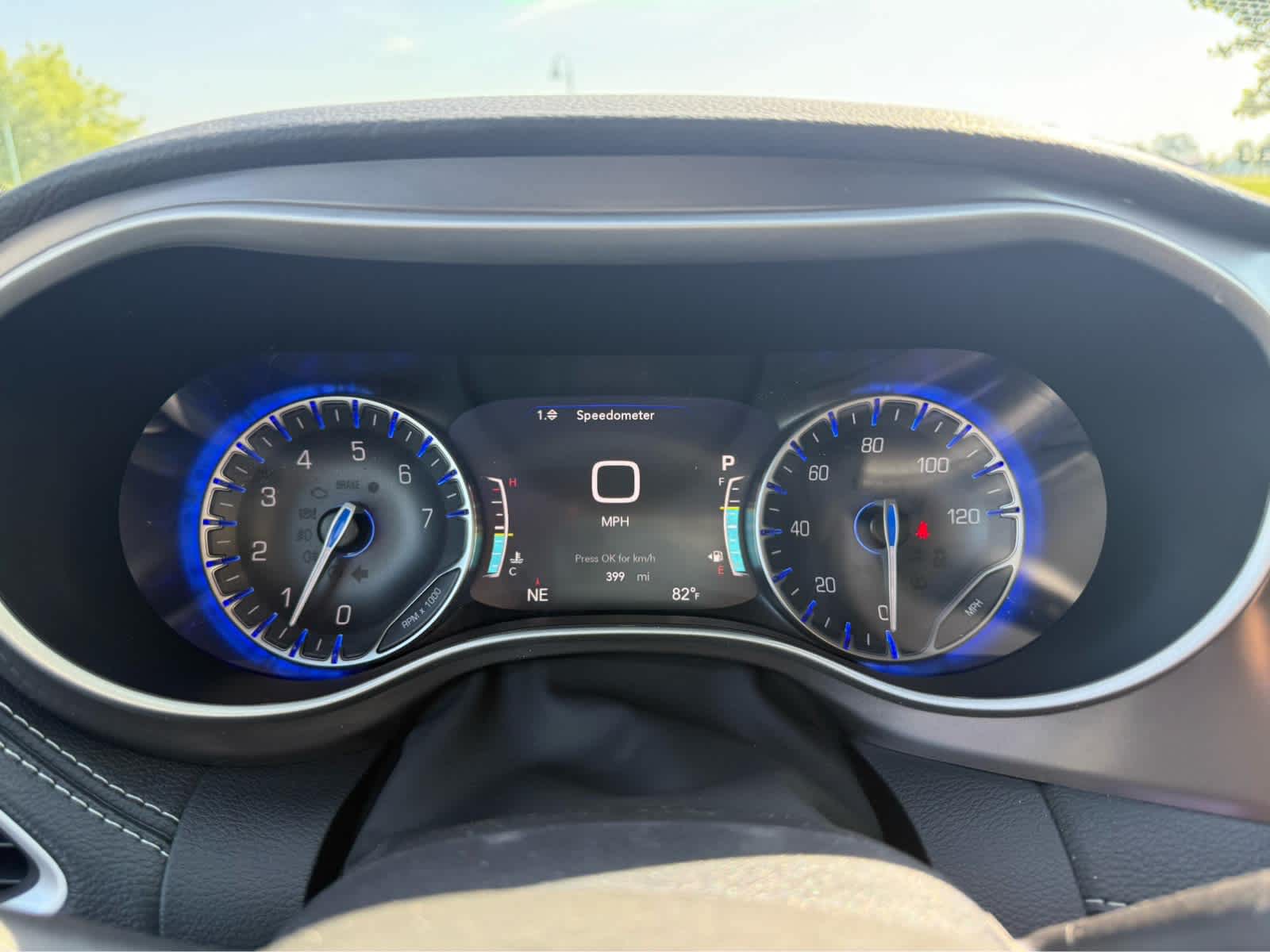 2025 Chrysler Pacifica Select - Photo 15