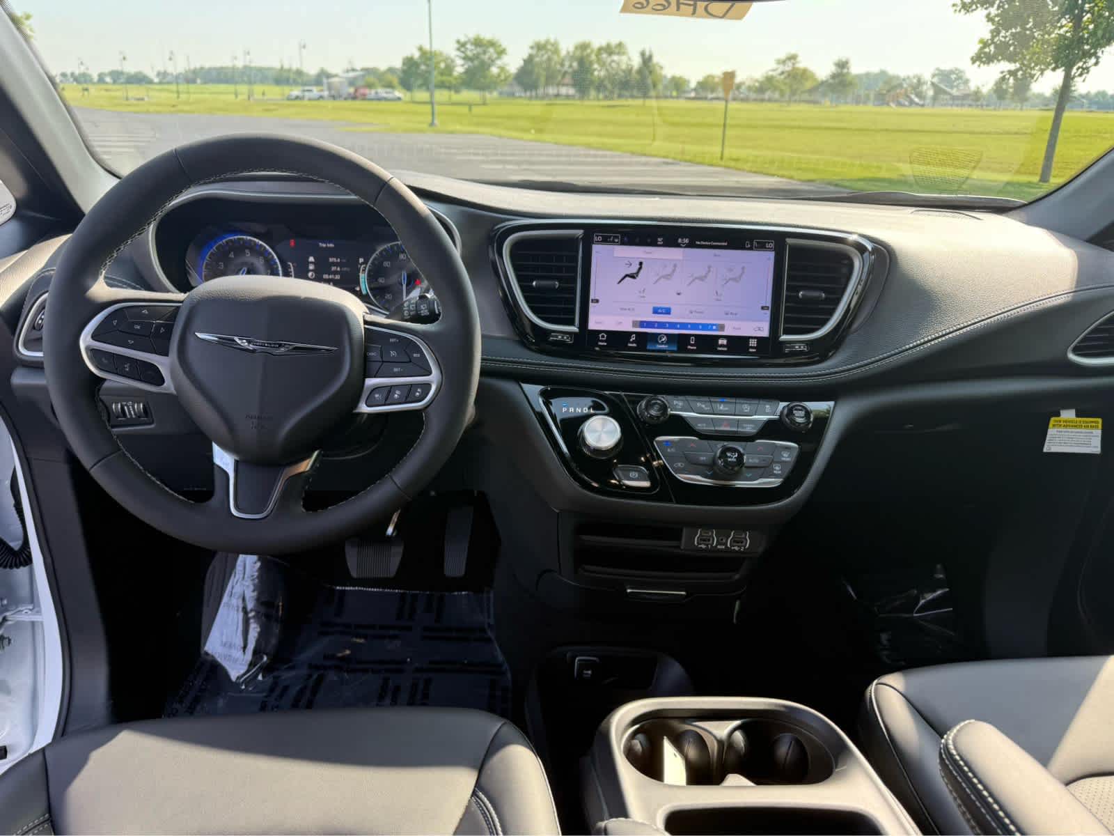 2025 Chrysler Pacifica Select - Photo 12